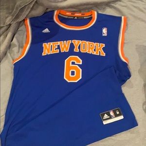 Knicks jersey size medium